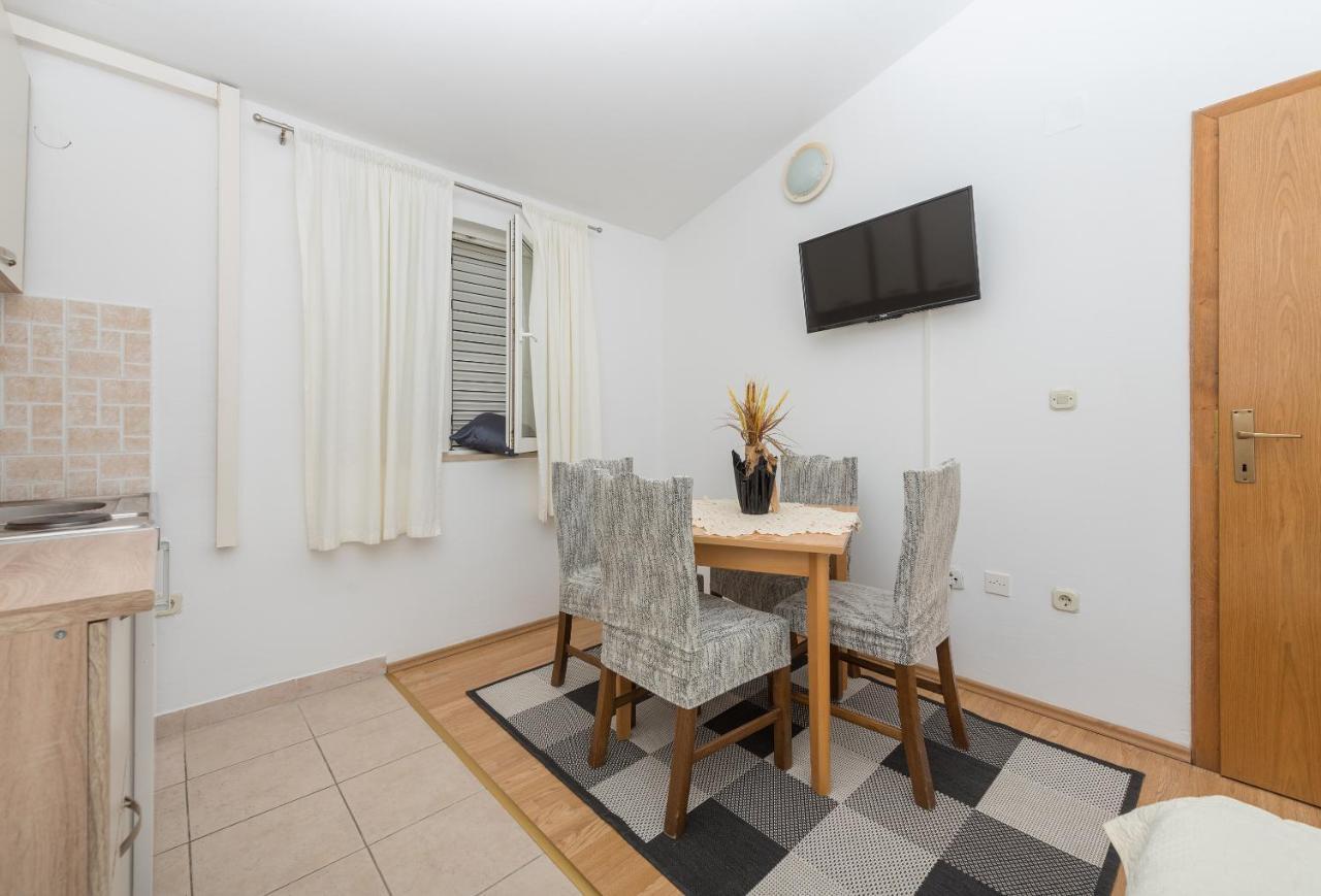 Apartments Dalmato Макарська Екстер'єр фото