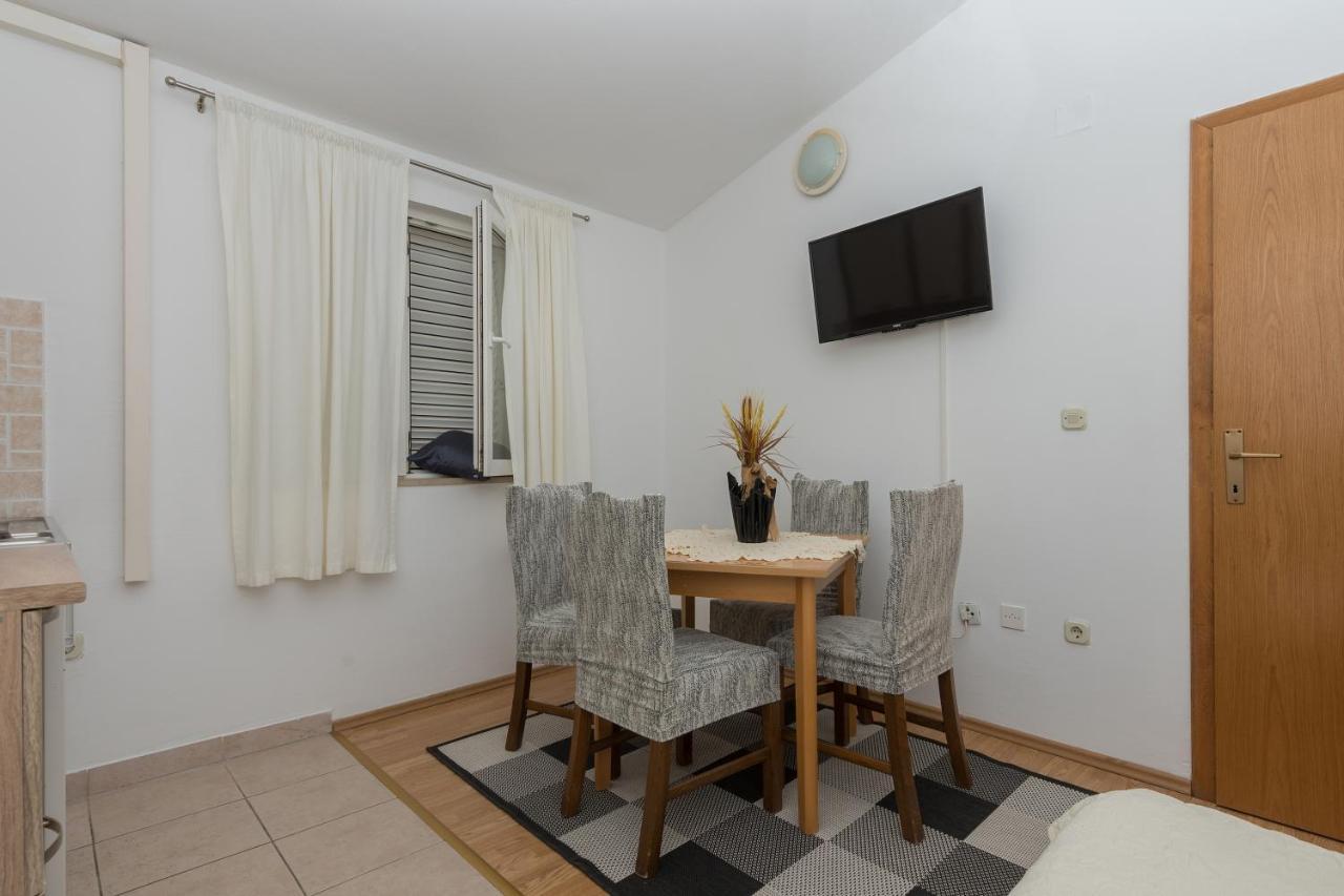 Apartments Dalmato Макарська Екстер'єр фото