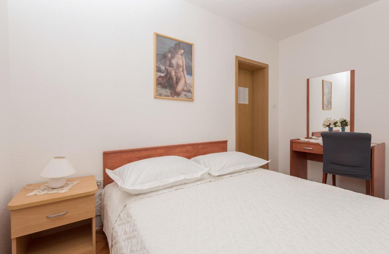 Apartments Dalmato Макарська Екстер'єр фото