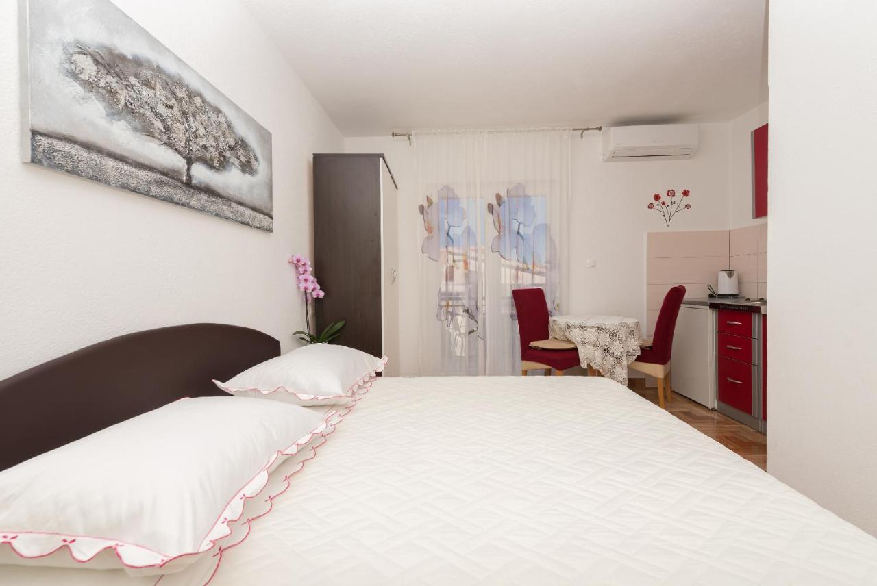 Apartments Dalmato Макарська Екстер'єр фото